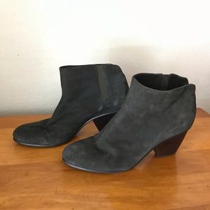 Coclico olive green dress booties